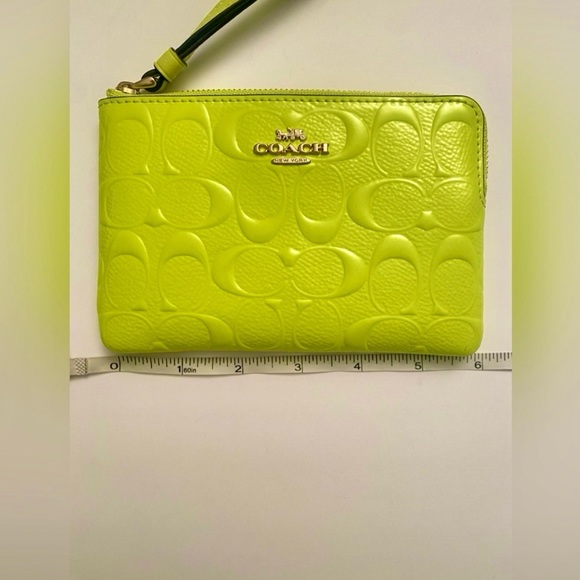 NWOT! Neon Coach Corner Zip Wristlet Embossed - Picture 4 of 9